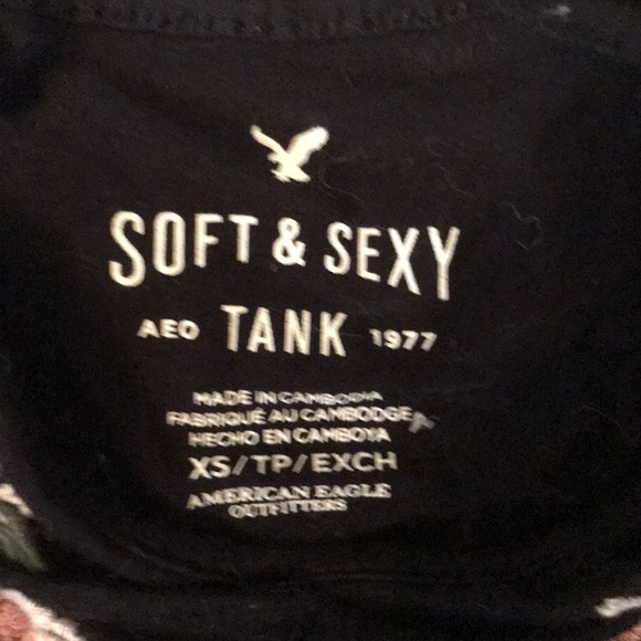🥳 5 for $25🥳 American Eagle Floral Tank - Picture 2 of 4
